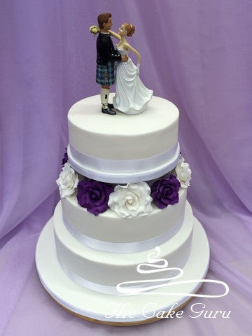 Contrast Roses Feature Wedding Cake